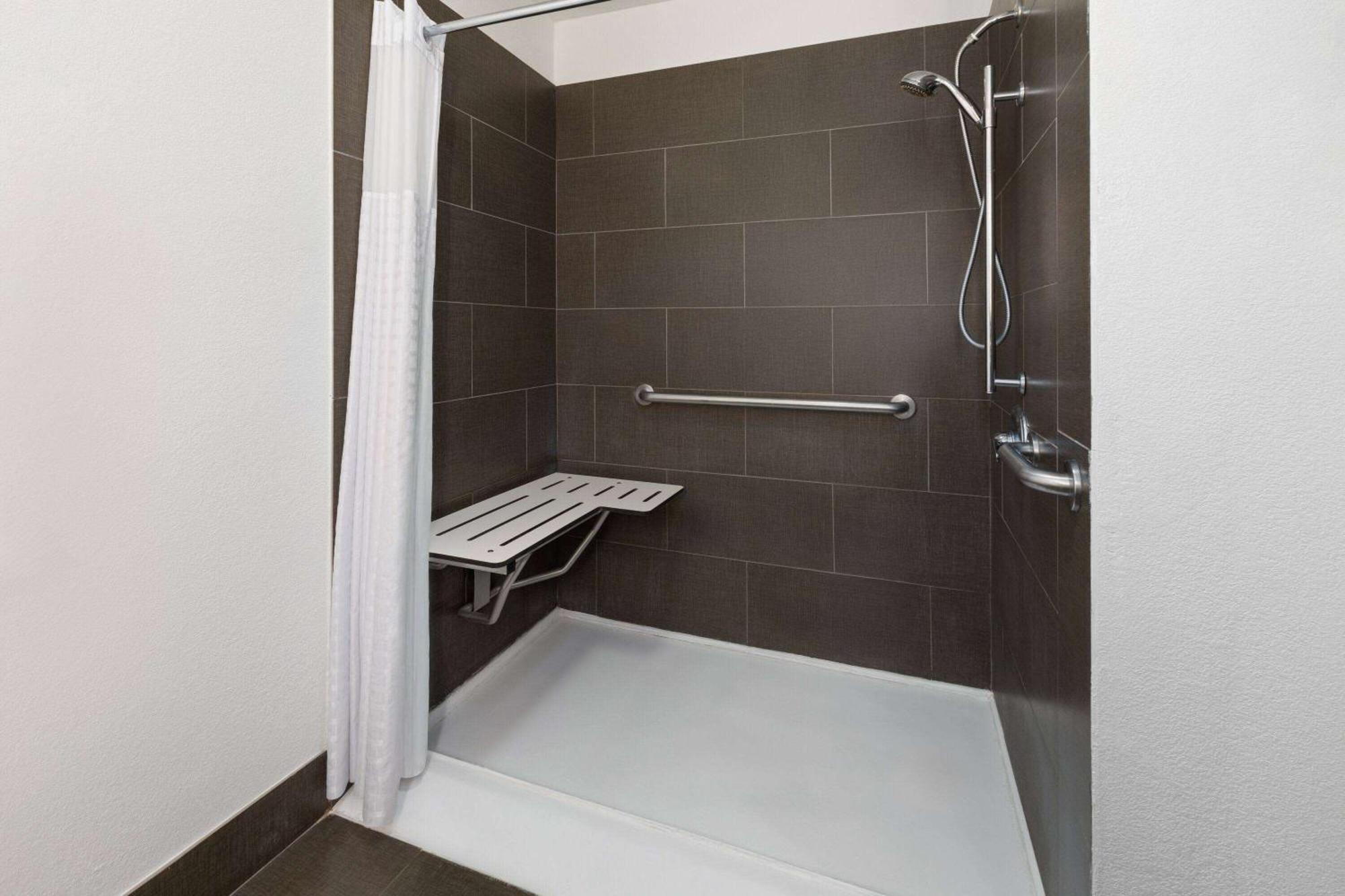 La Quinta Inn & Suites By Wyndham Meridian Zewnętrze zdjęcie